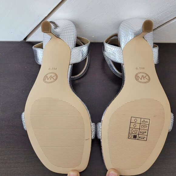 NEW Michael Kors Carrie Sandal Women's 6.5M Silver Metallic Leather Heels - Picture 11 of 13